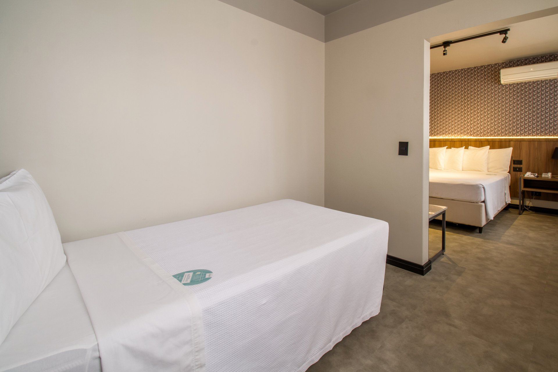 Standard 1 cama de casal e 1 cama de solteiro