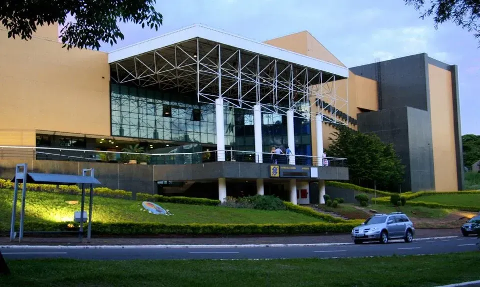 Teatro Calil Haddad, Maringá - Hotéis DEVILLE