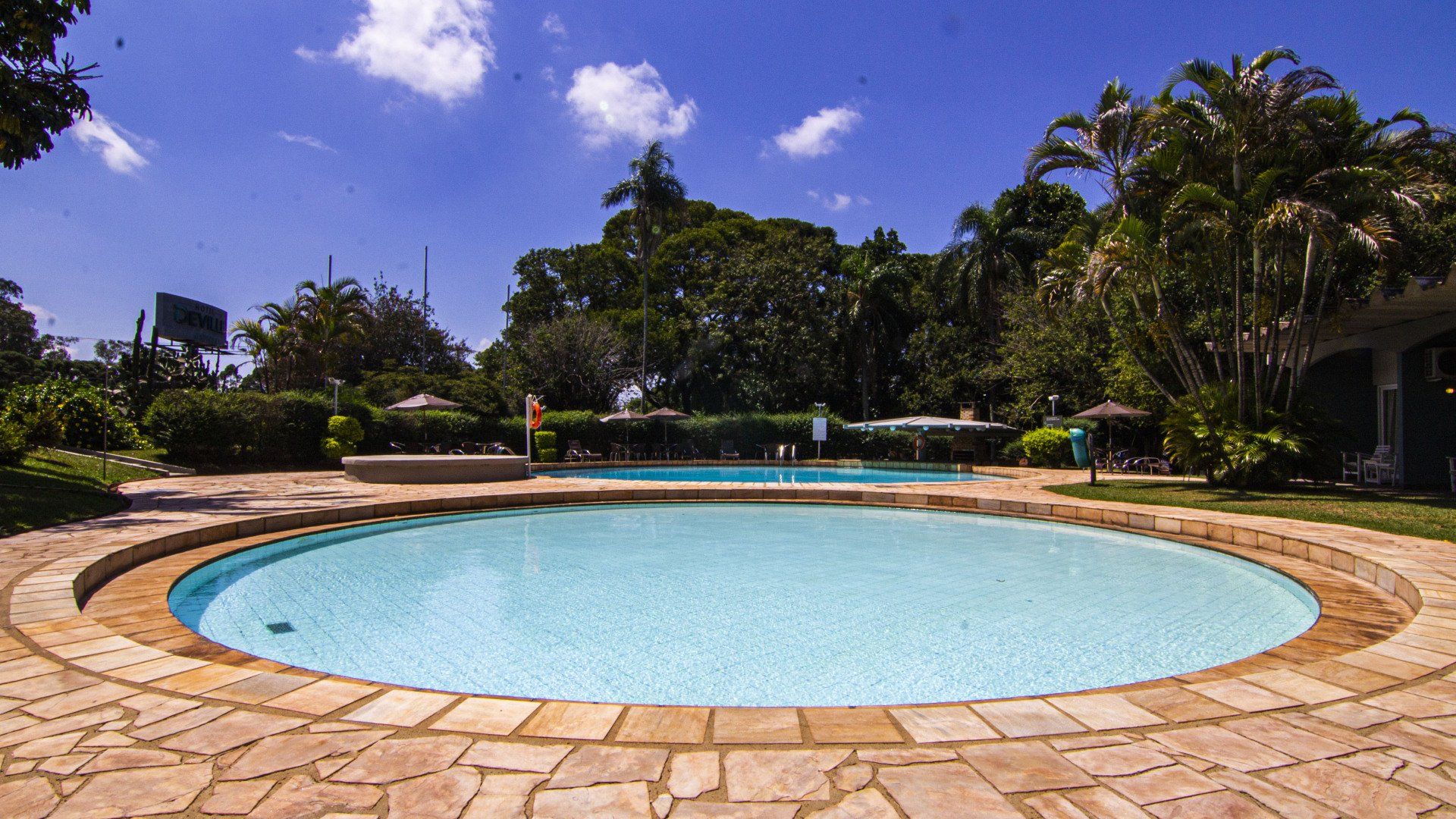 Piscina externa adulto e infantil