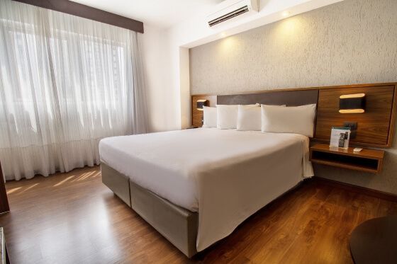 Hotel Deville Curitiba Quarto