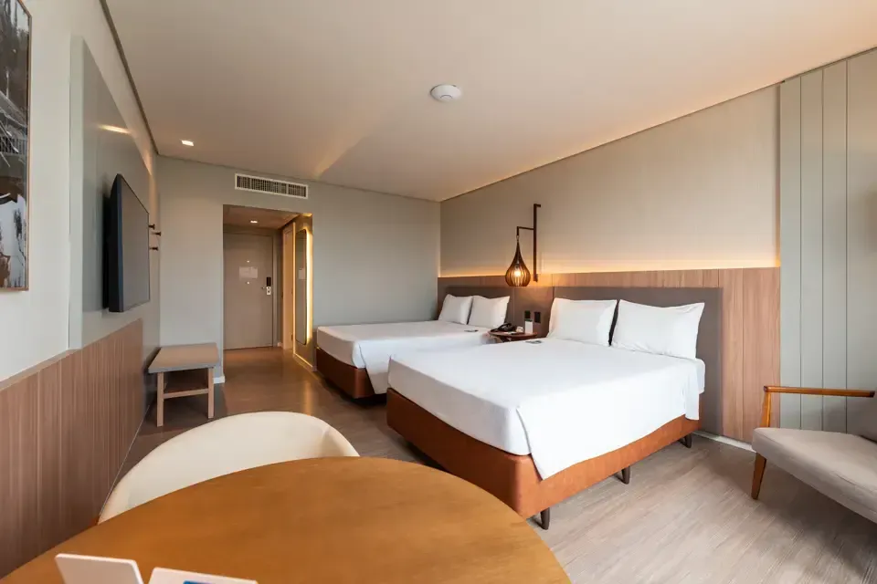 Luxo Superior 2 camas de casal Hotel Deville Prime Porto Alegre