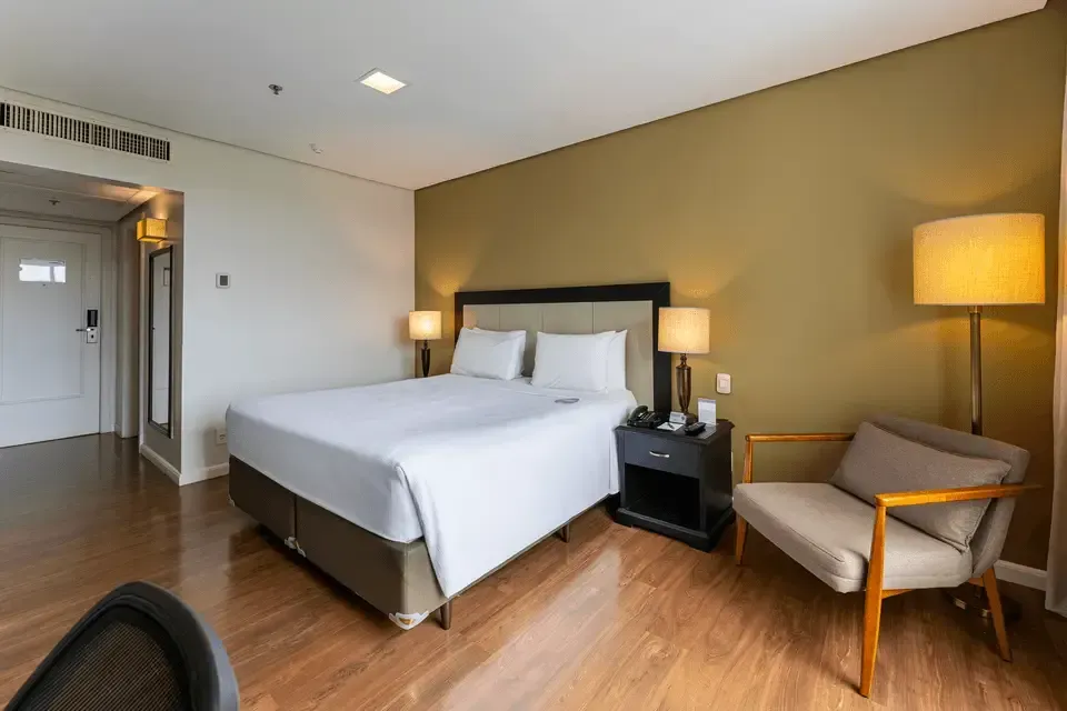 Luxo 1 cama de casal Hotel Deville Prime Porto Alegre