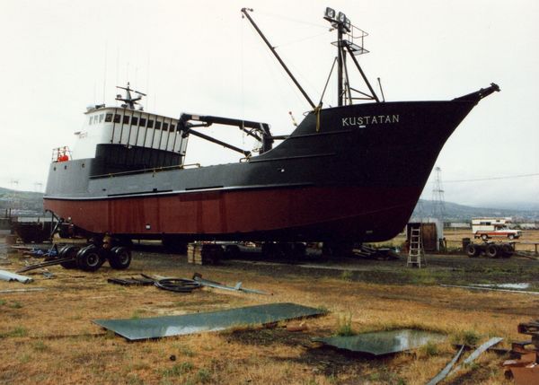 A large boat with the name kusta160 on the side