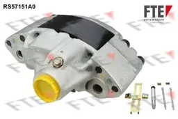 Pinza freno automobilistica argentata con tappo giallo e componenti di montaggio su sfondo bianco.