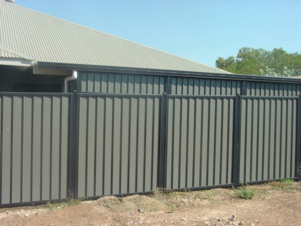 Colormax colorbond fencing — Fencing Darwin in Pinelands, NT