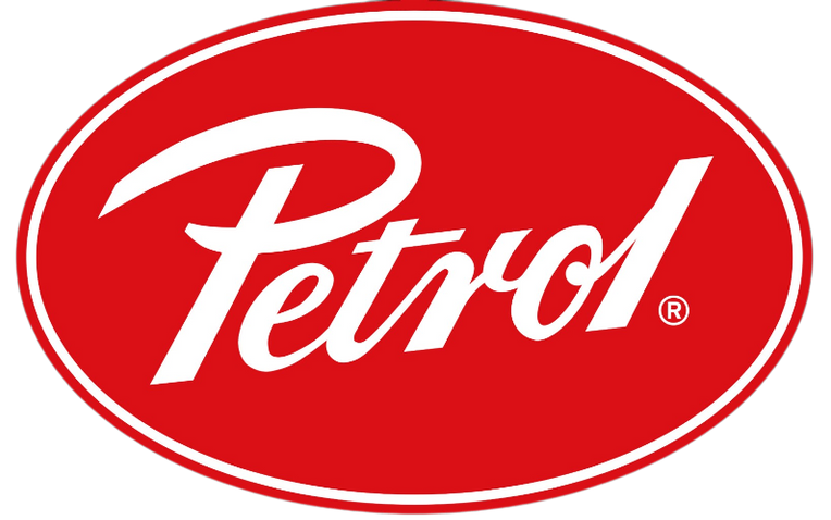 Logo Petro rosso in lettere bianche su sfondo ovale rosso.