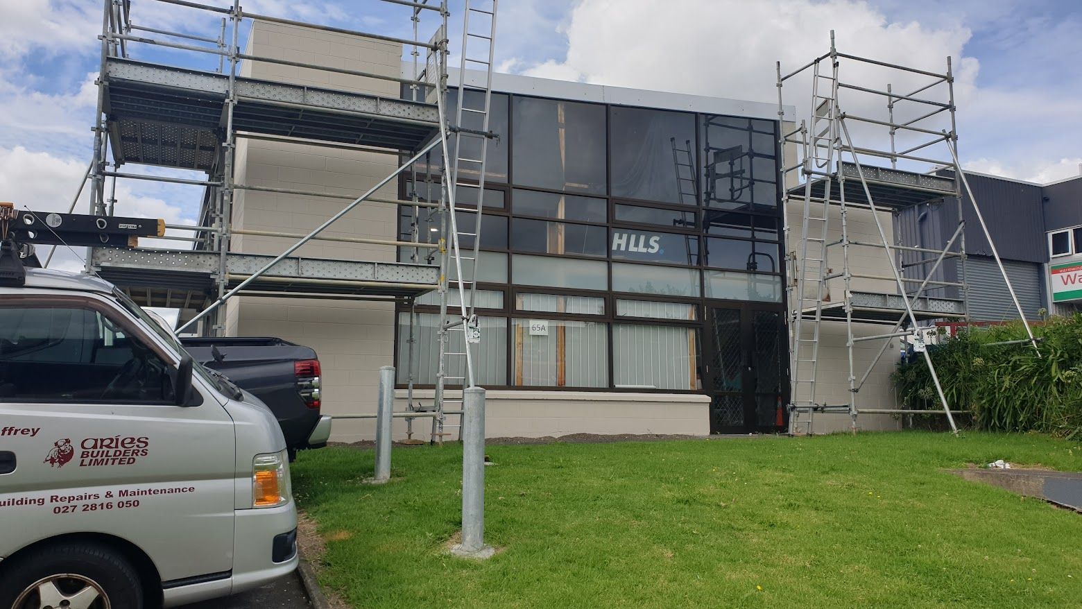 scaffolding on commercial building