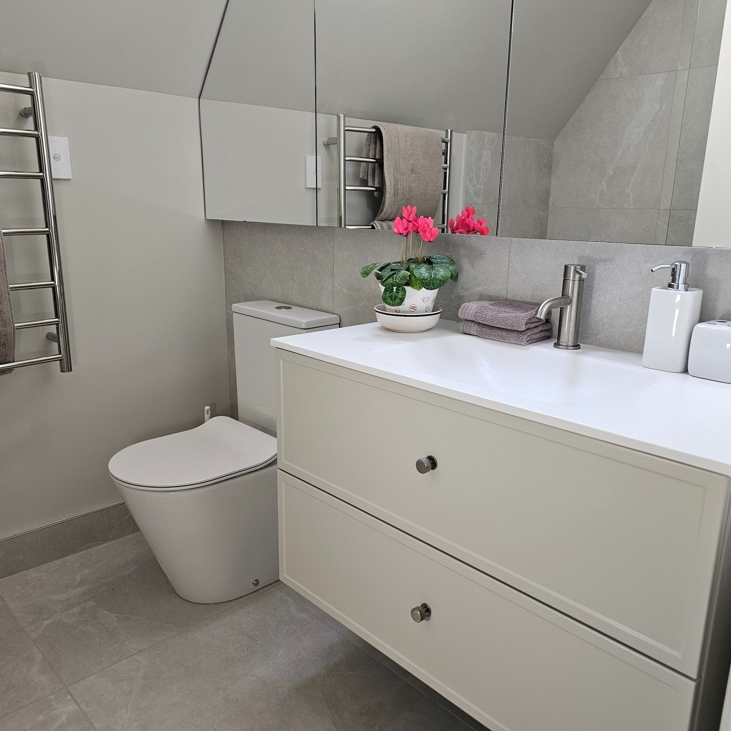 bathroom vanity and mirror