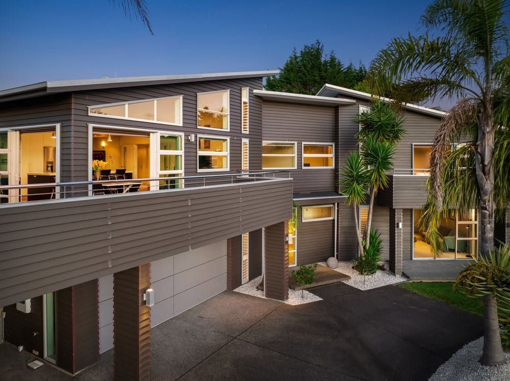 Amazing New Zealand house weatherboards
