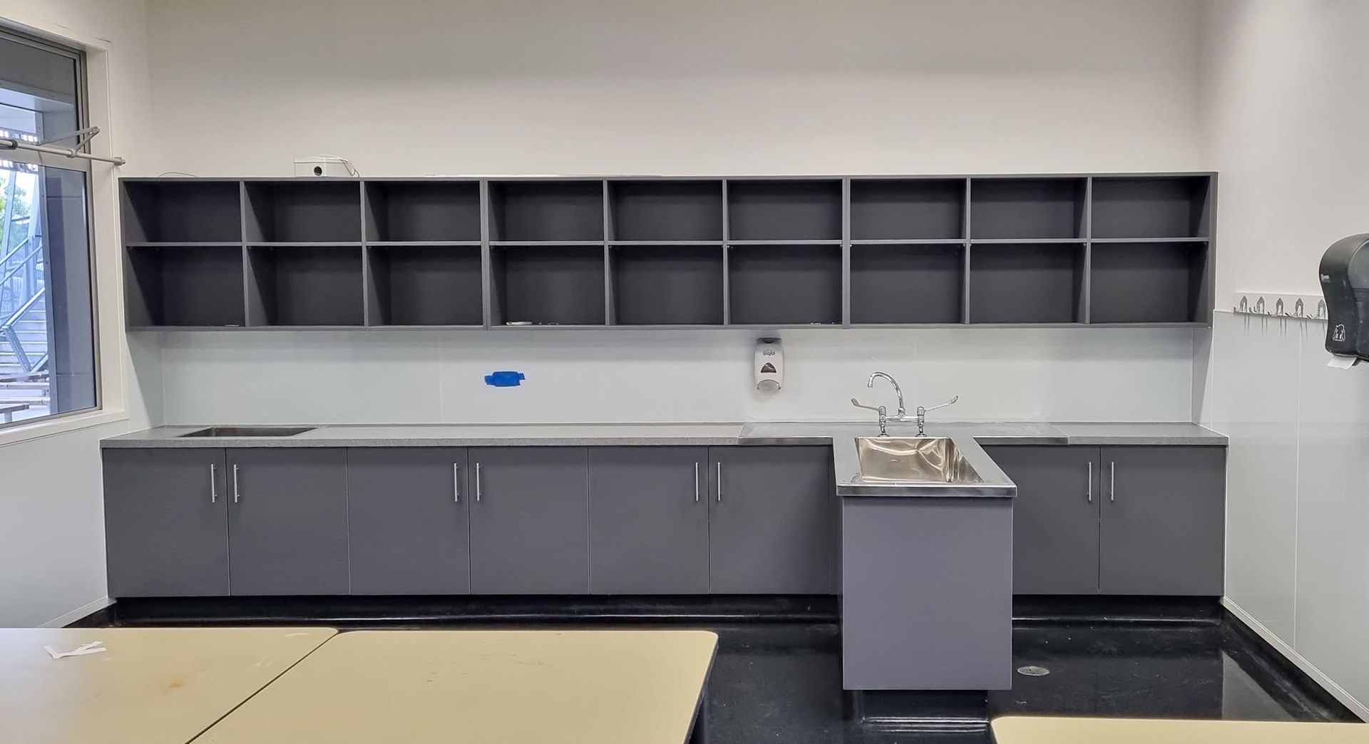  school art room construction
