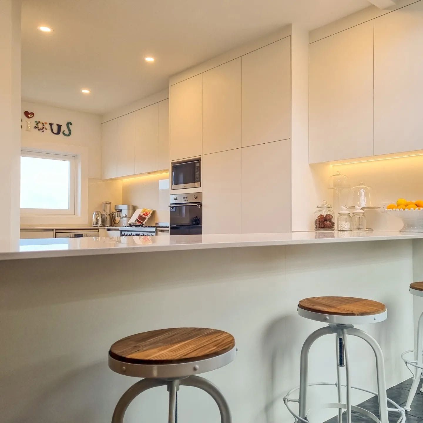 White modern kitchen

