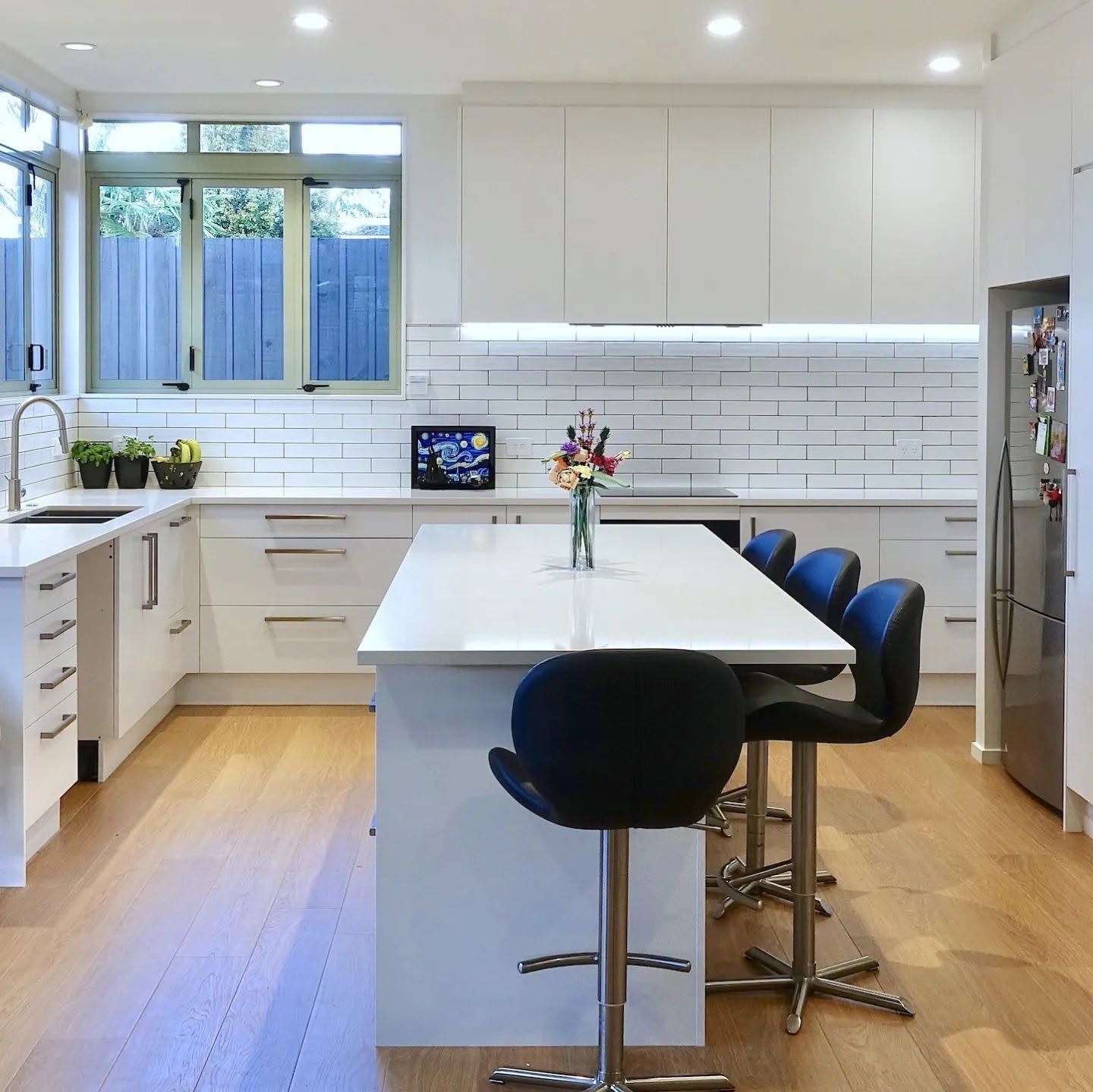 White kitchen
