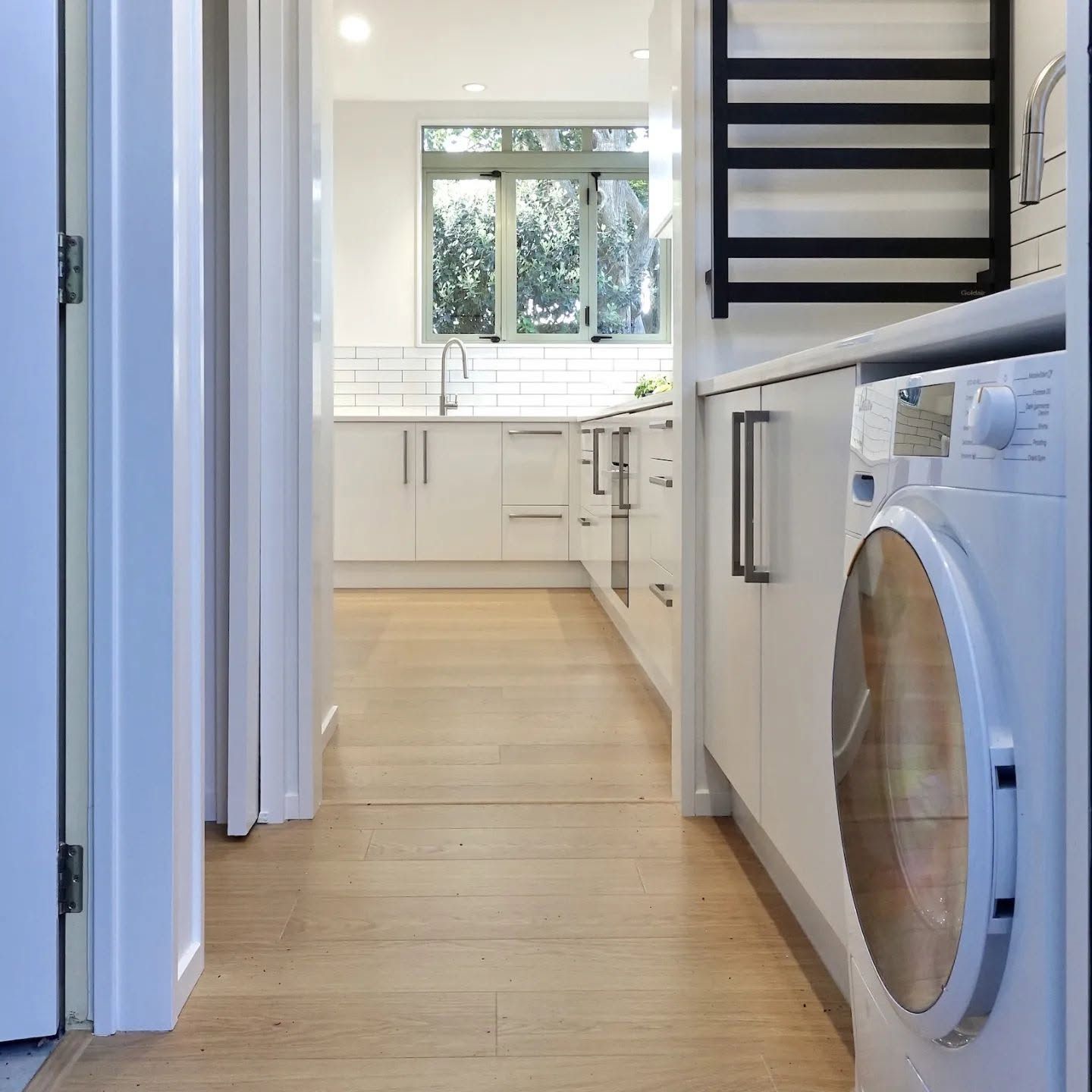 White kitchen
