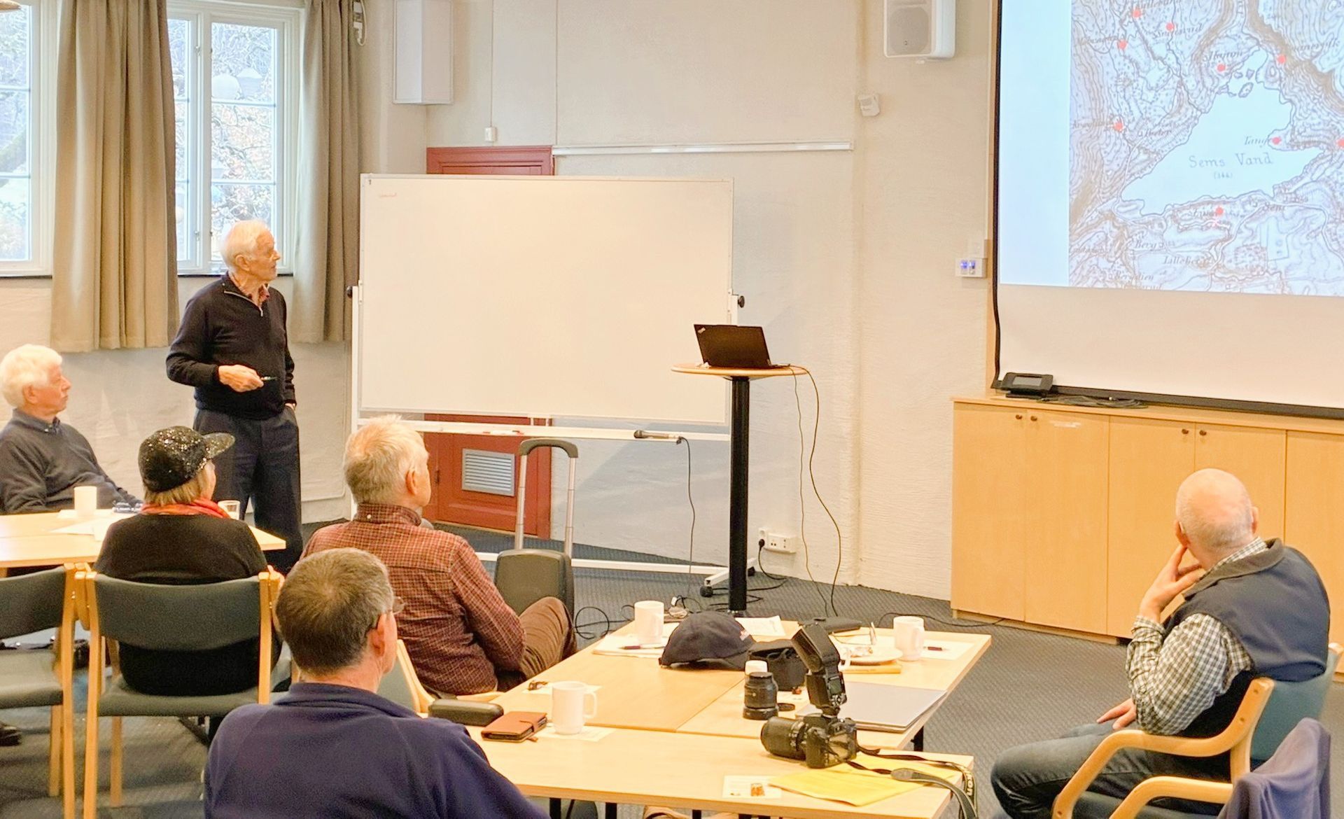 Vegard Olderheim holdt et innlegg om Sems historie og delte sine betraktninger som innflytter til området. 