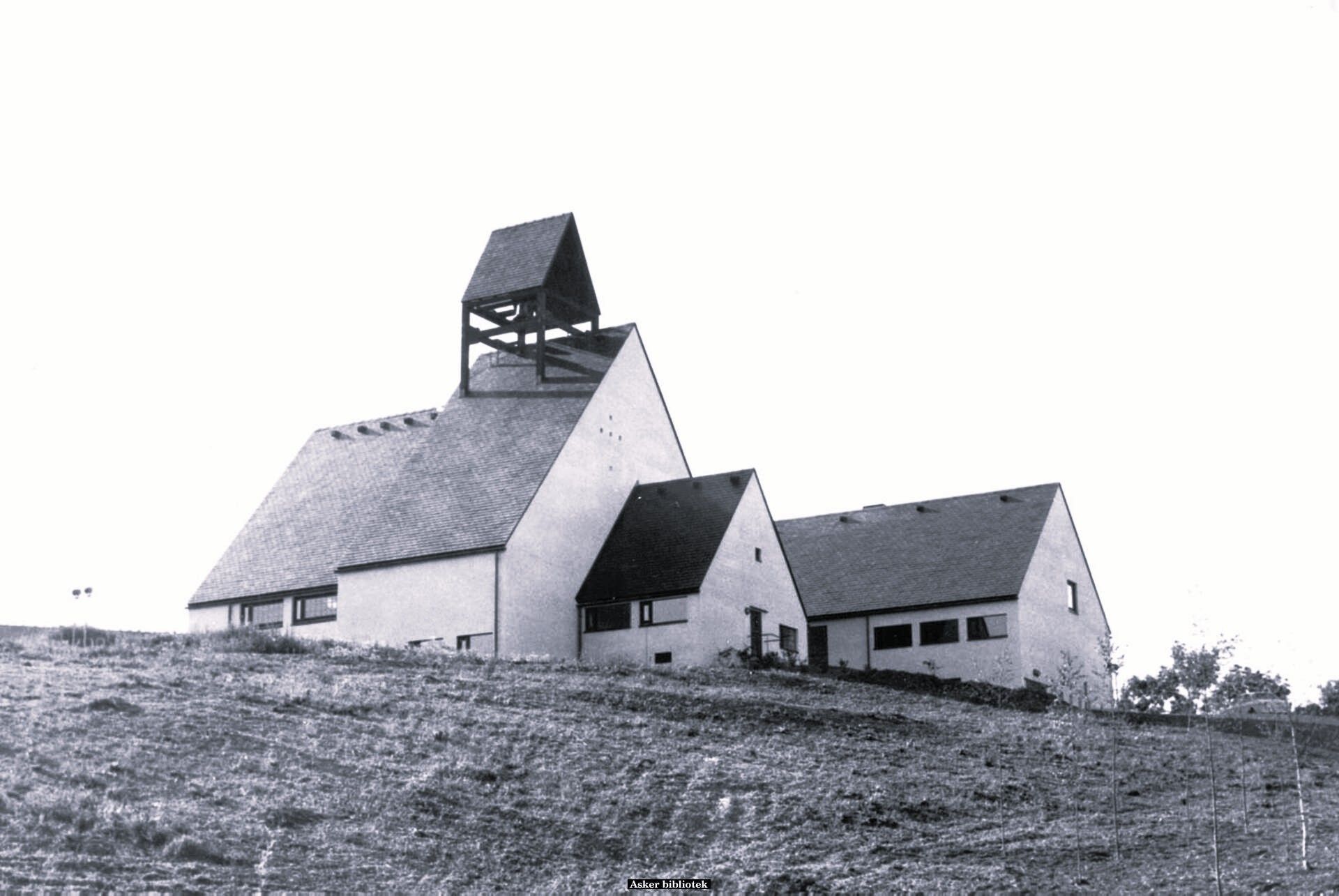 Årets julemøte avholdes i menighetssalen ved Holmen kirke. Vårt møte starter kl. 19, men kl. 18 arra