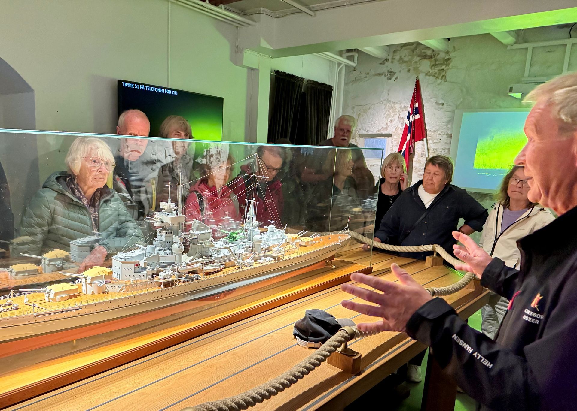 Modell av Blücher
I Festingsmuseet finnes denne modellen av Blücher. Skipet var oppkalt etter Gebhard Leberecht von Blücher, en av seierherrene under slaget ved Waterloo, og ble bestilt i 1934. Etter sjøsetting i juni 1937 var skipet seilingsklart i september 1939 - kort tid før utbruddet av 2.verdenskrig.