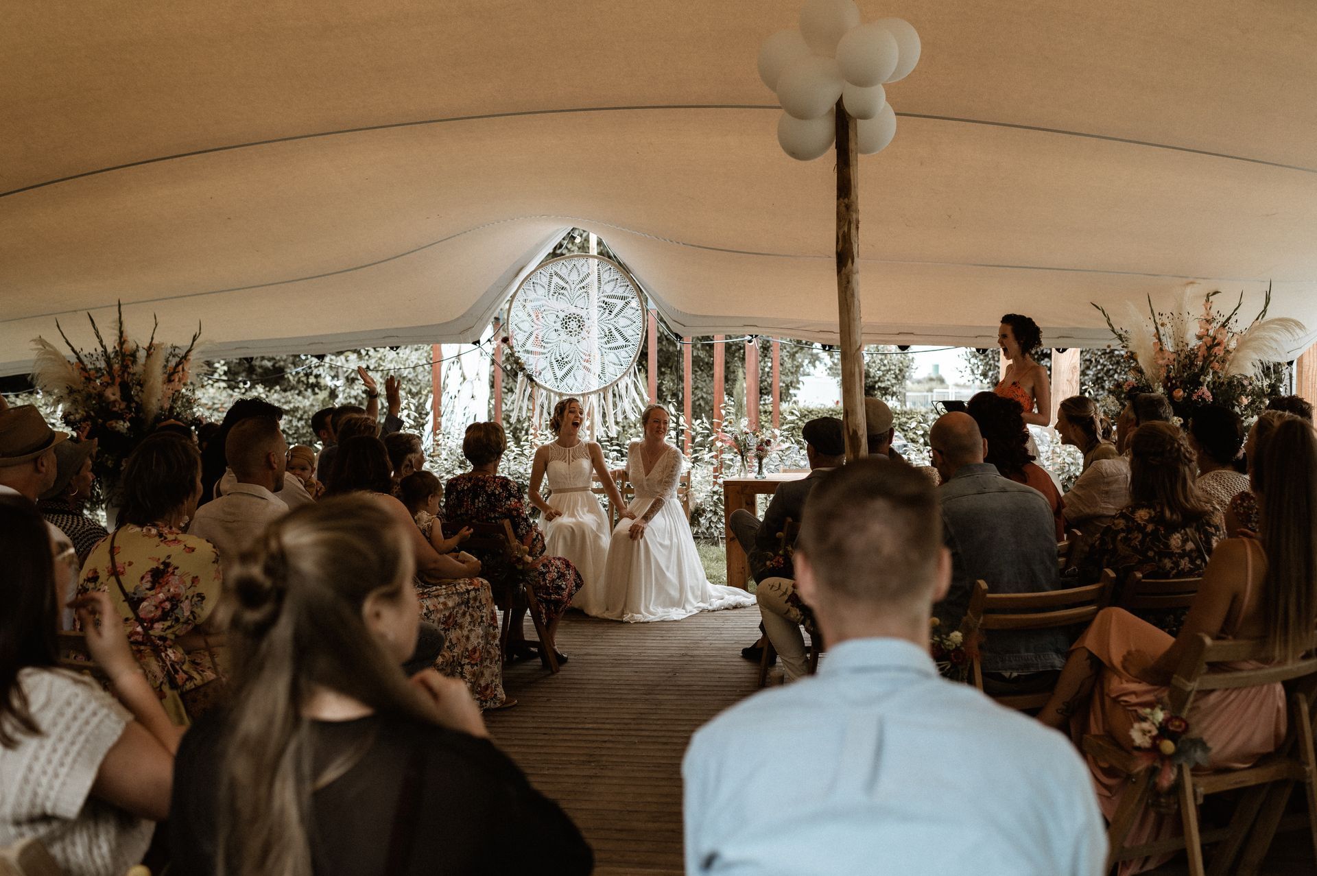Ceremonie in eigen tuin