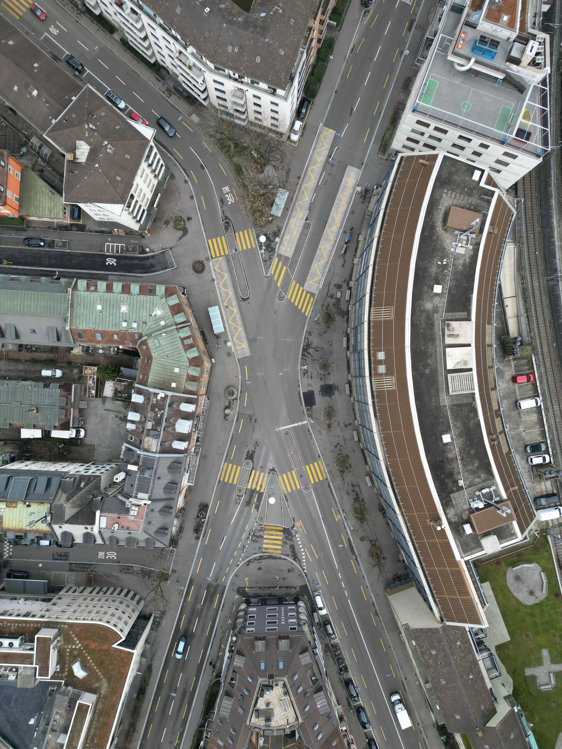 Schwierig zu befahrende Verzweigung in Zürich.