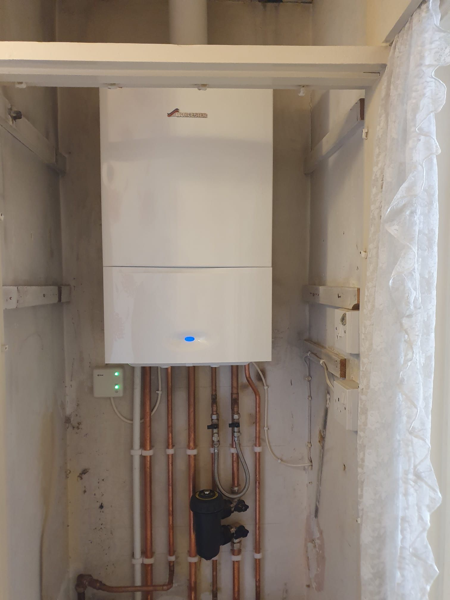 Photo of installed Worcester Bosch boiler