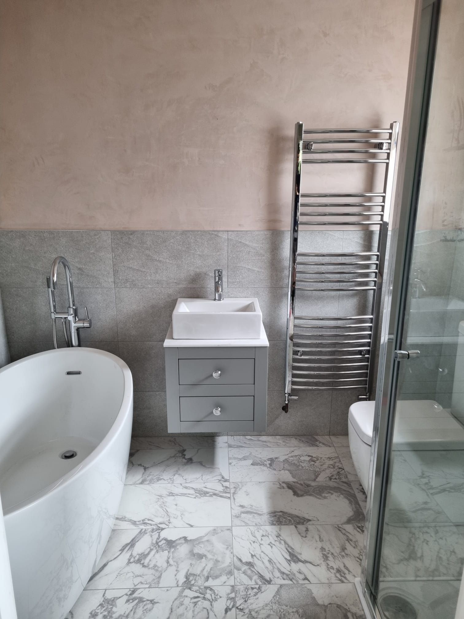 Photo of an installed bathroom