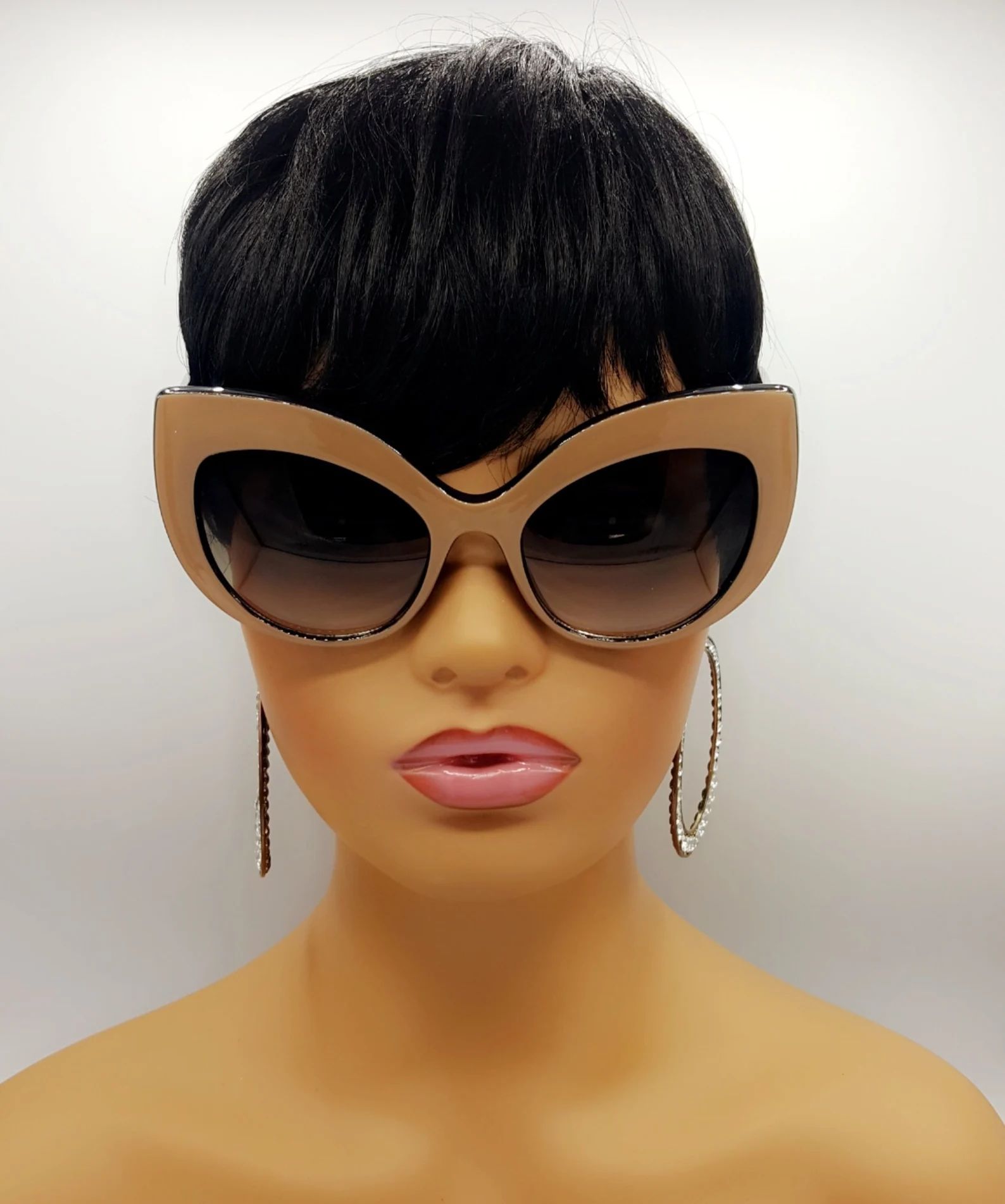 Optometry Service Eastpointe, MI Black & White Look