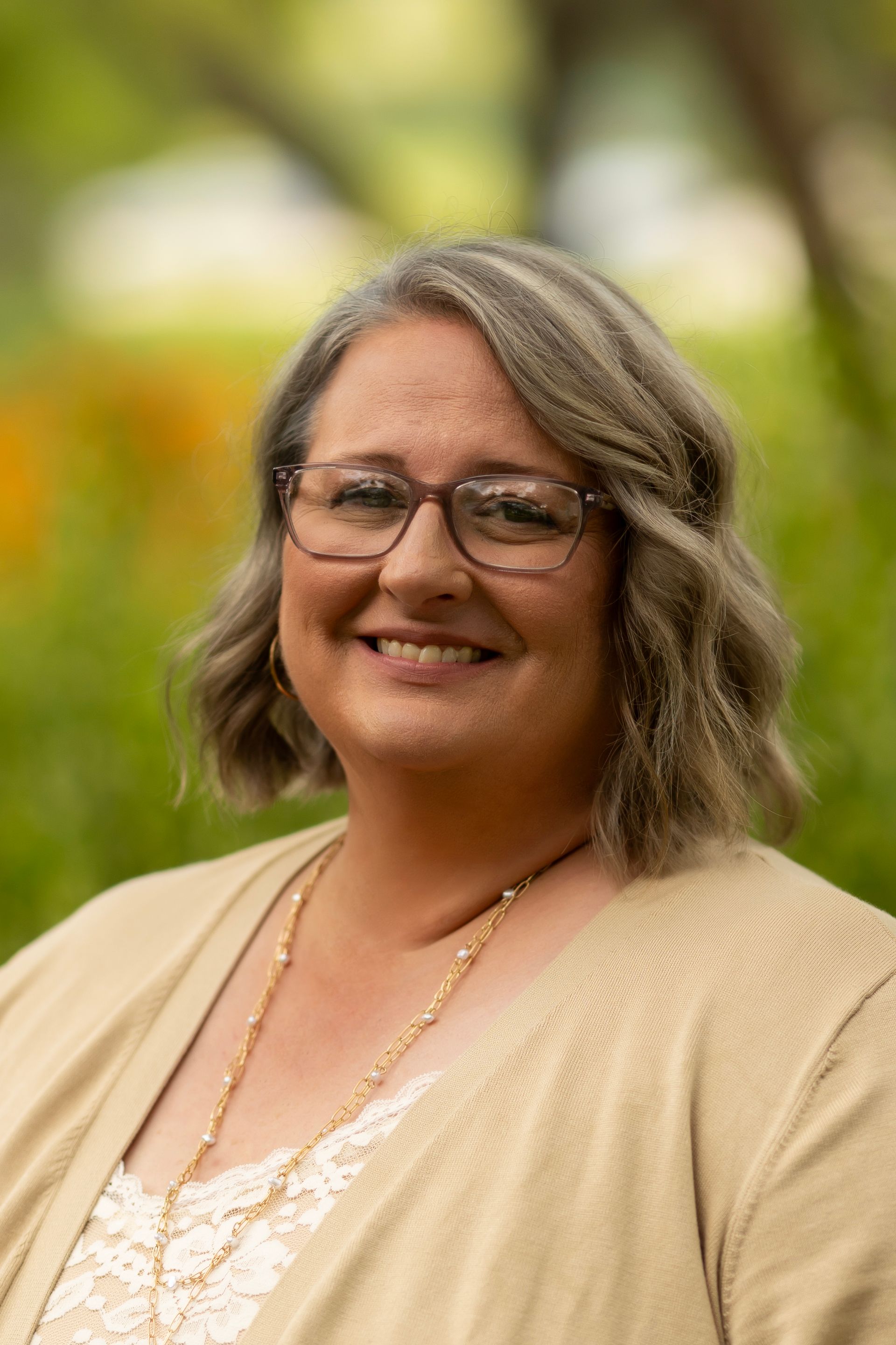 Lesley Messer headshot