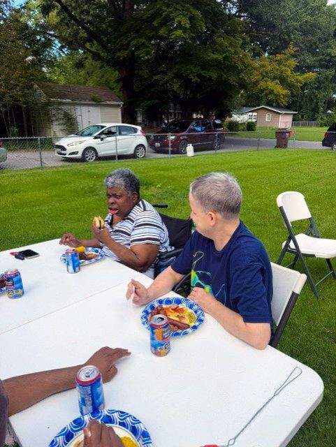 Different homes gathered for Labor Day at Francis Drive 05
