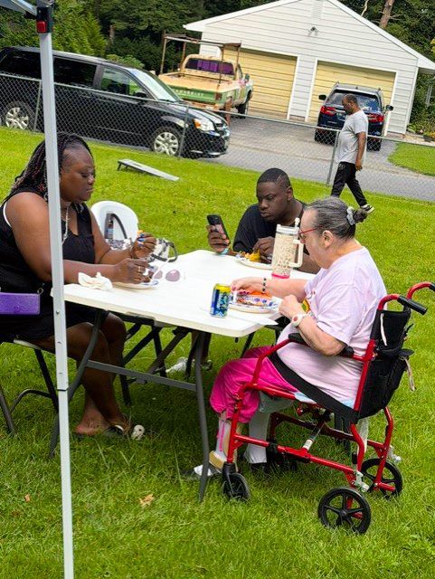Different homes gathered for Labor Day at Francis Drive 11