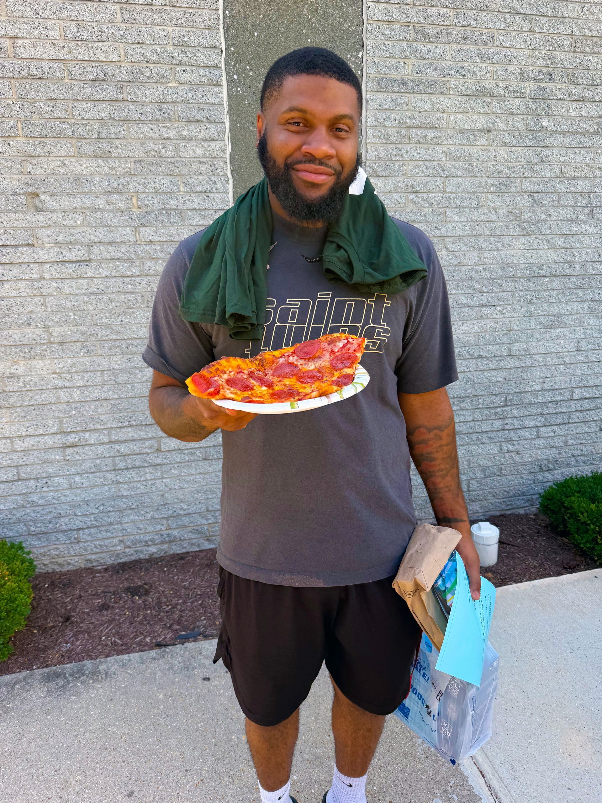 Free UNA shirt and pepperoni pizza