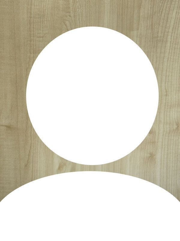 Weiße Silhouette einer Person vor einem hellen Holzmaserungshintergrund. Die Silhouette stellt ein Benutzersymbol dar.