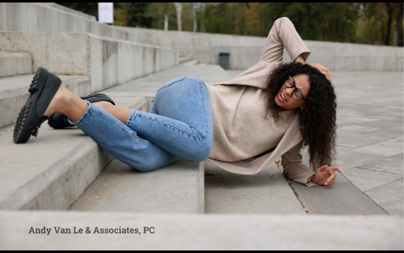 woman who falls down the stairs at a San Diego business can receive compensation
