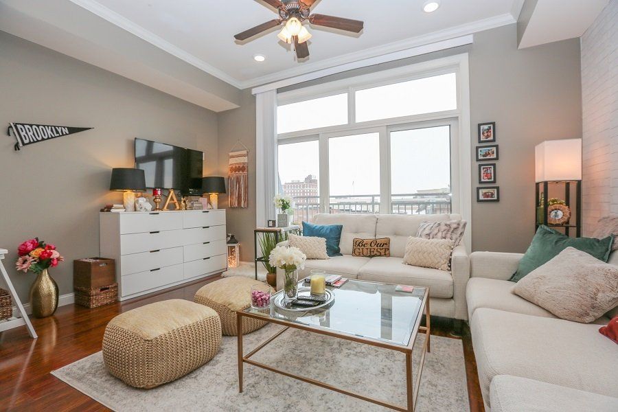 Live in a Spacious Downtown Columbia, MO Apartment With The Lofts on Broadway.