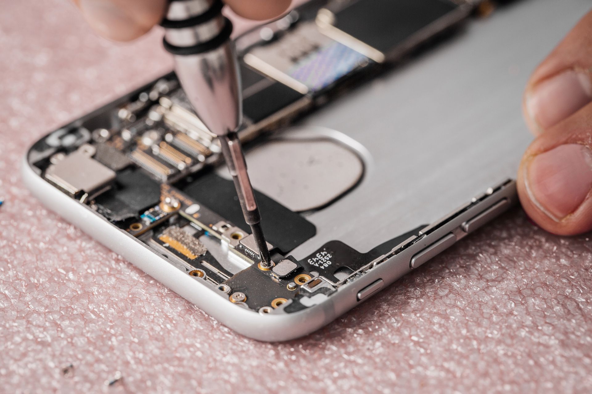 Cell Phone Repair in Los Angeles, CA