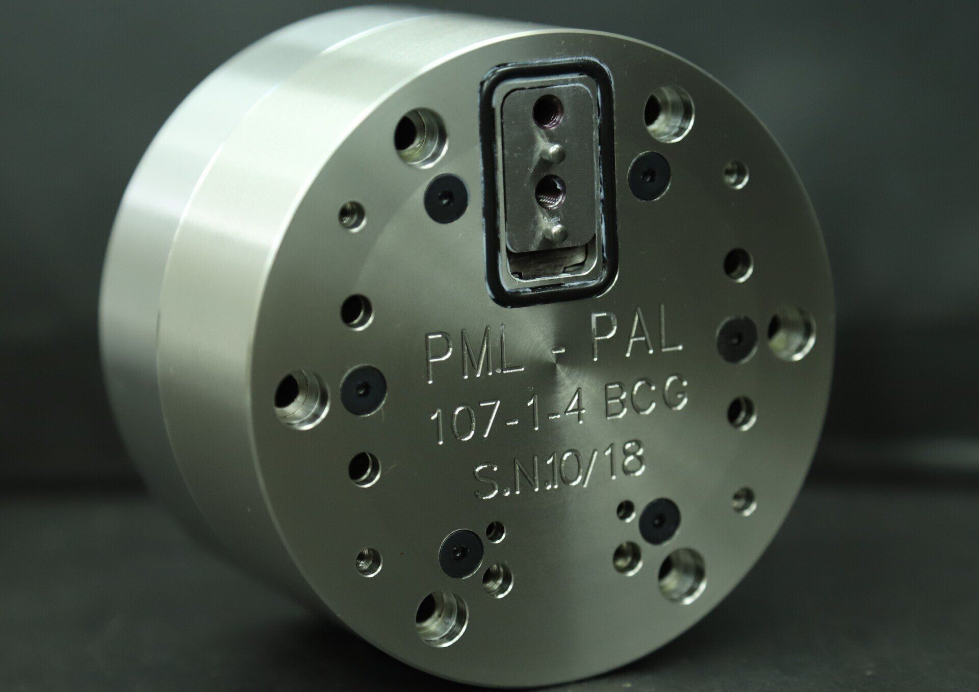 Grinding precision air chuck one jaw