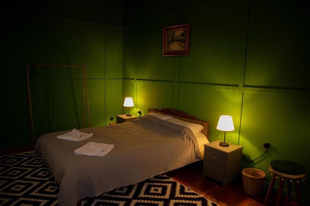 Spacious family bedroom with vintage bed, Shromantic Garden, Guria