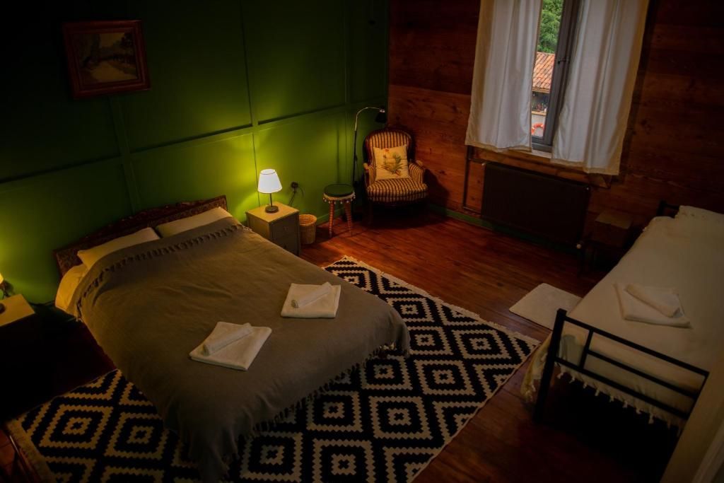 Shromantic Garden Triple room with double and single beds