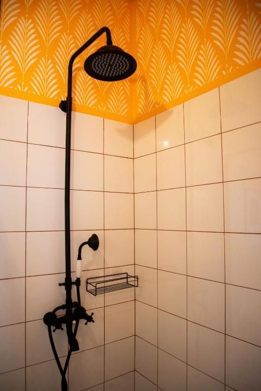 Private modern bathroom in Shromantic Garden Guria