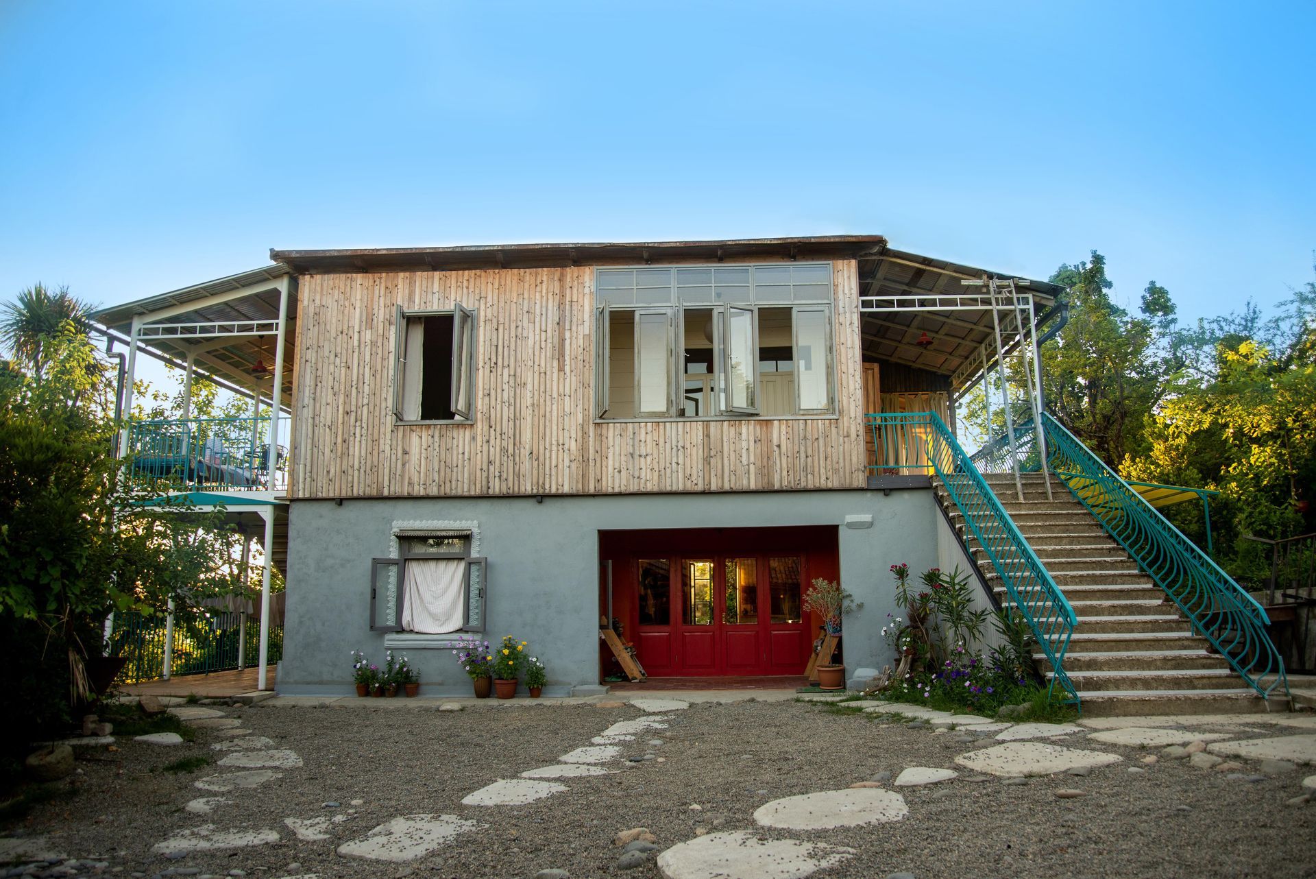 Shromantic Garden front view