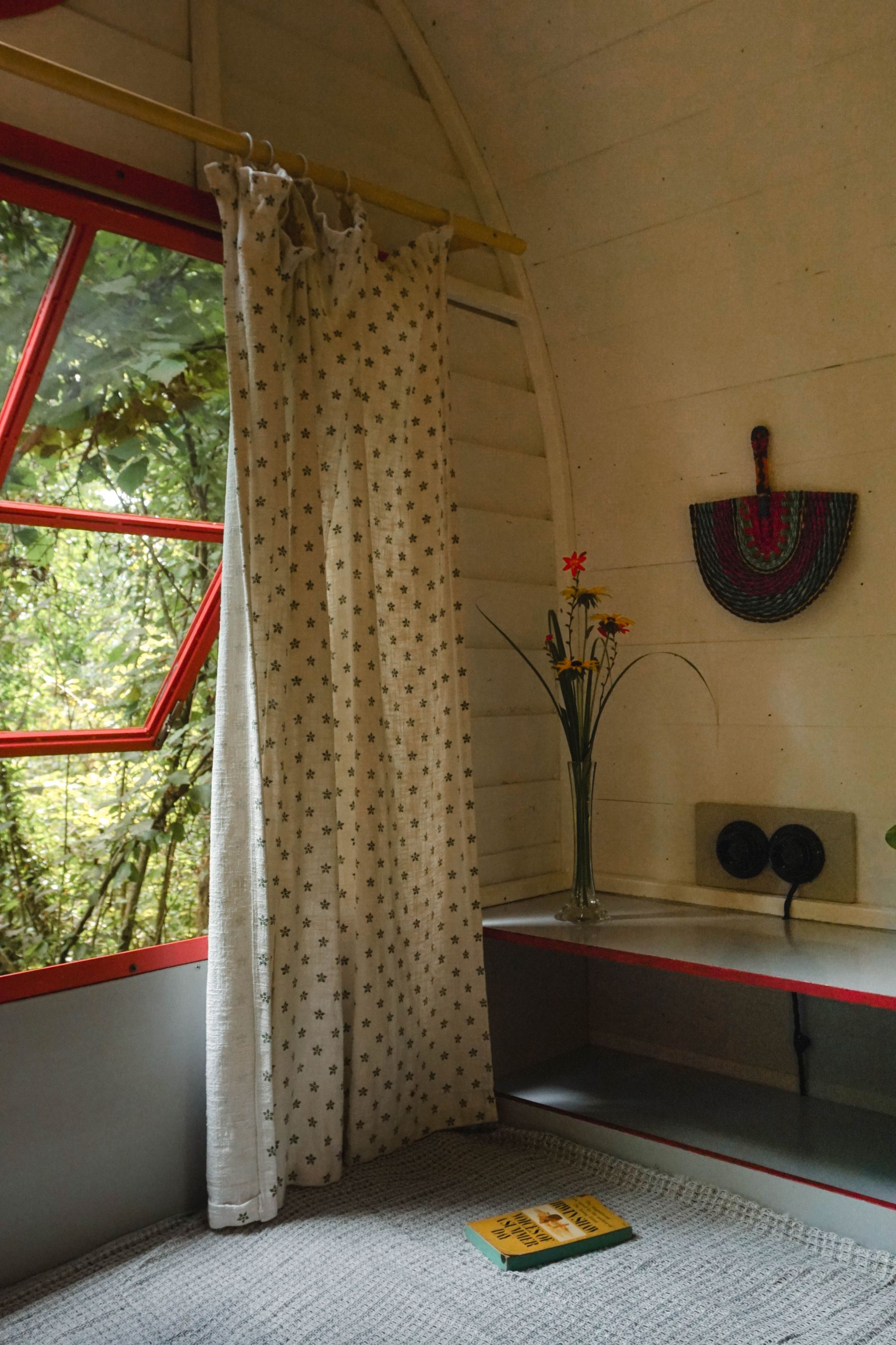 Eco-friendly tiny house in forest setting, off-grid accommodation at Shromantic Garden