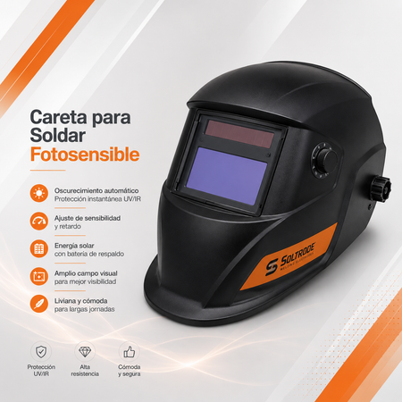 Primer plano de cables trenzados negros apilados con un patrón de tejido diagonal texturizado.