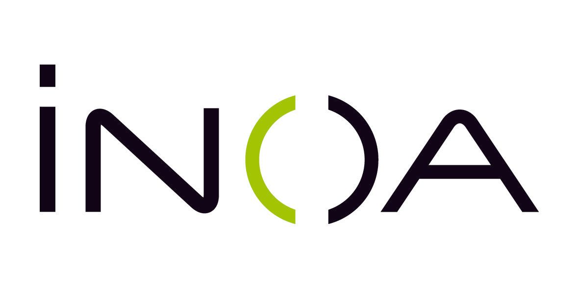 Logo voor INOA: zwarte tekst met een limoengroene 