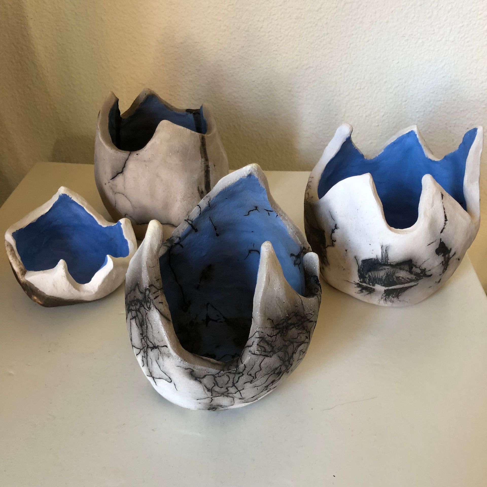 raku gestookte kommetjes. Elisabeth Baron