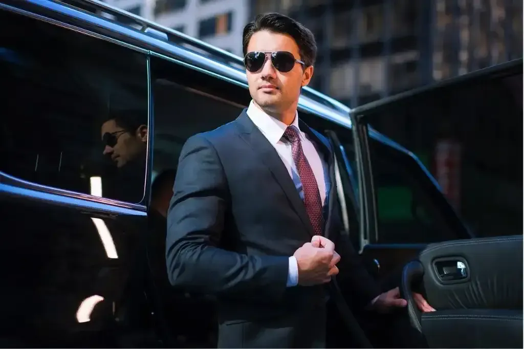 Professional 515 MIAMI chauffeur — bilingual, licensed and insured driver for Capital One Orange Bowl transportation at Hard Rock Stadium