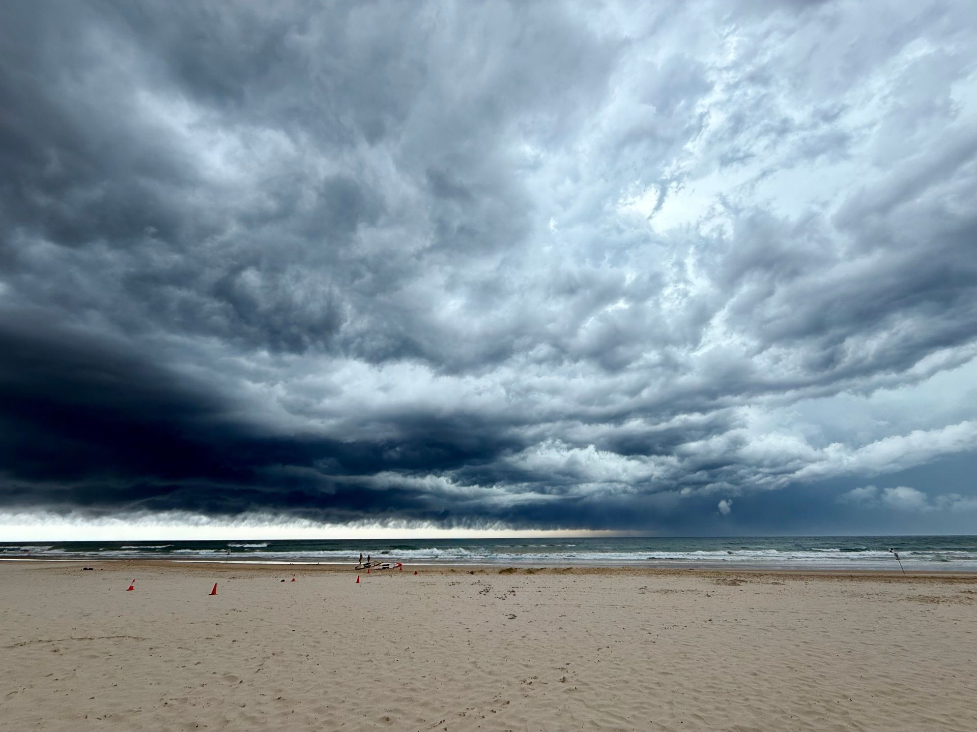 Hurricane Season Travel in Miami: How Ground Transport Handles Delays and Cancellations