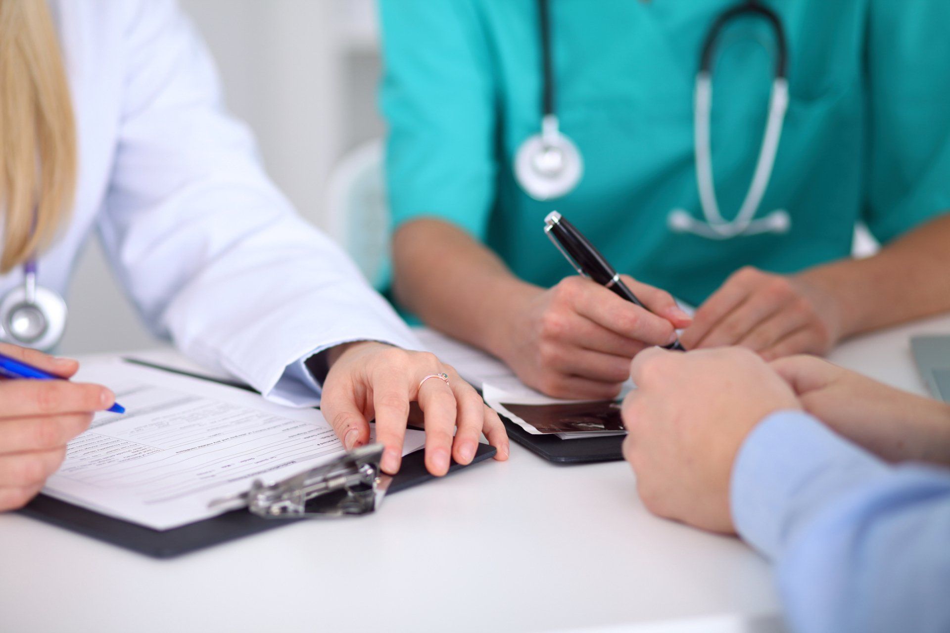 Nurse And Doctors Meeting — Webster, TX — Ian J Reynolds MD F.A.A.O.S.