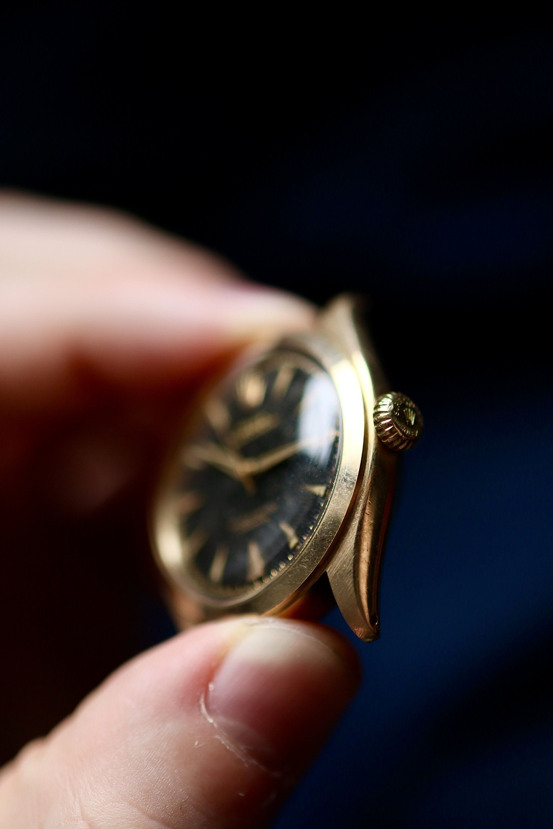 Rolex Oyster Perpetual ref. 6084 in 14k YG with a gilt waffle dial | Circa 53’