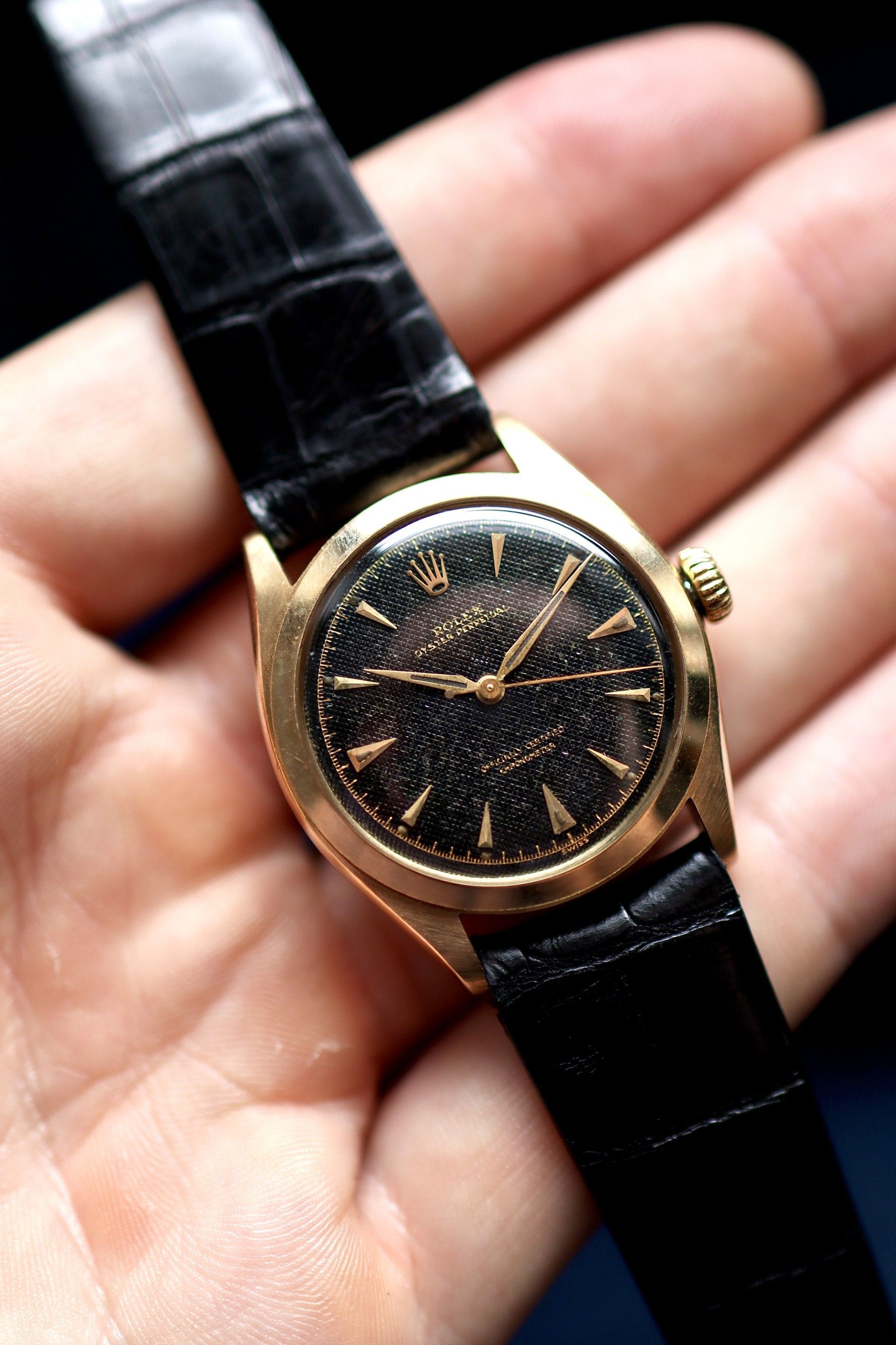 Rolex Oyster Perpetual ref. 6084 in 14k YG with a gilt waffle dial | Circa 53’