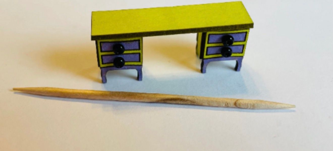 4 DRAWER DRAWER DESK & CHAIR 1/48 scale KIT