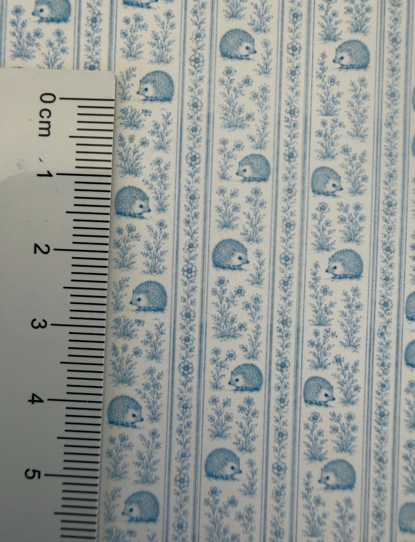 Wallpaper, fabric, carpet Animals- chinoiserie - hedgehog stripes 1/48 scale