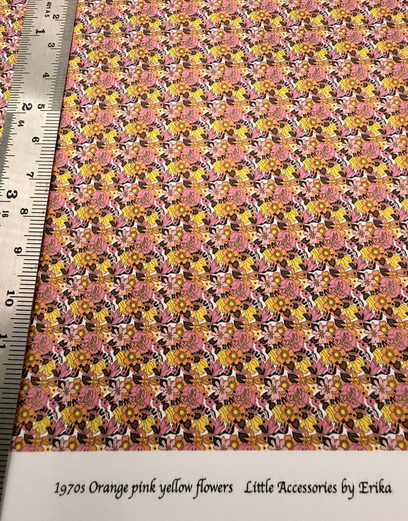 Wallpaper / fabric -1970S ORANGE PINK YELLOW FLOWERS 1/48 SCALE